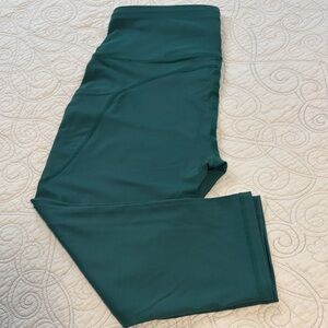 Green High-Waisted Capri Leggings w/side pockets and waistband cell phone pocket